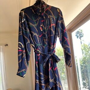 .
The size is Medium
shoulder: 16. L 47  W:36 Arm: 25 Pit 19